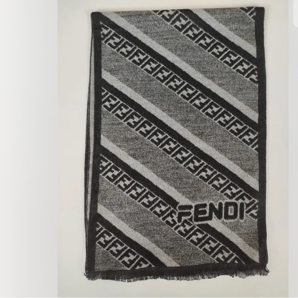 Fendi scarf - Picture 2 of 5